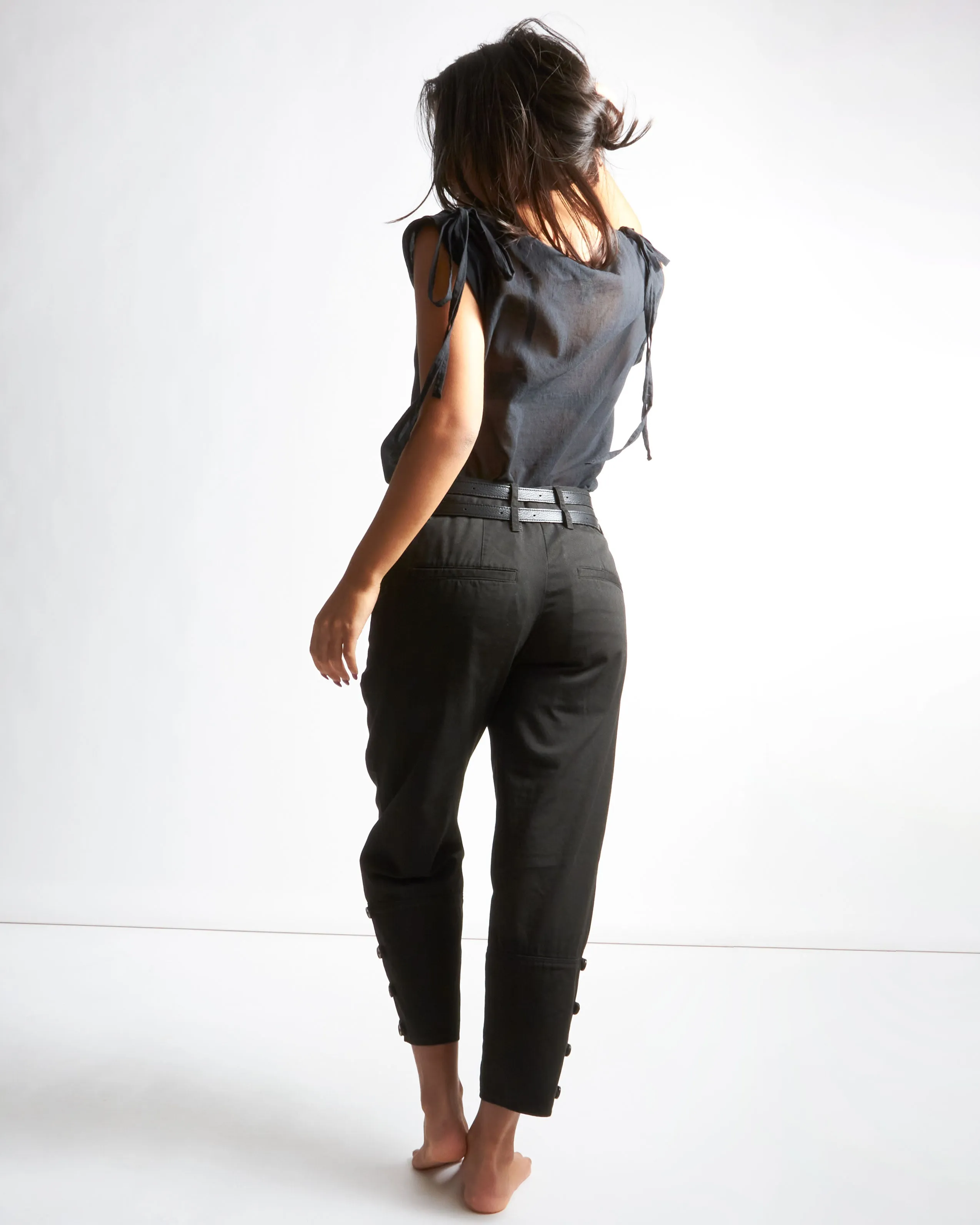 anishka pant