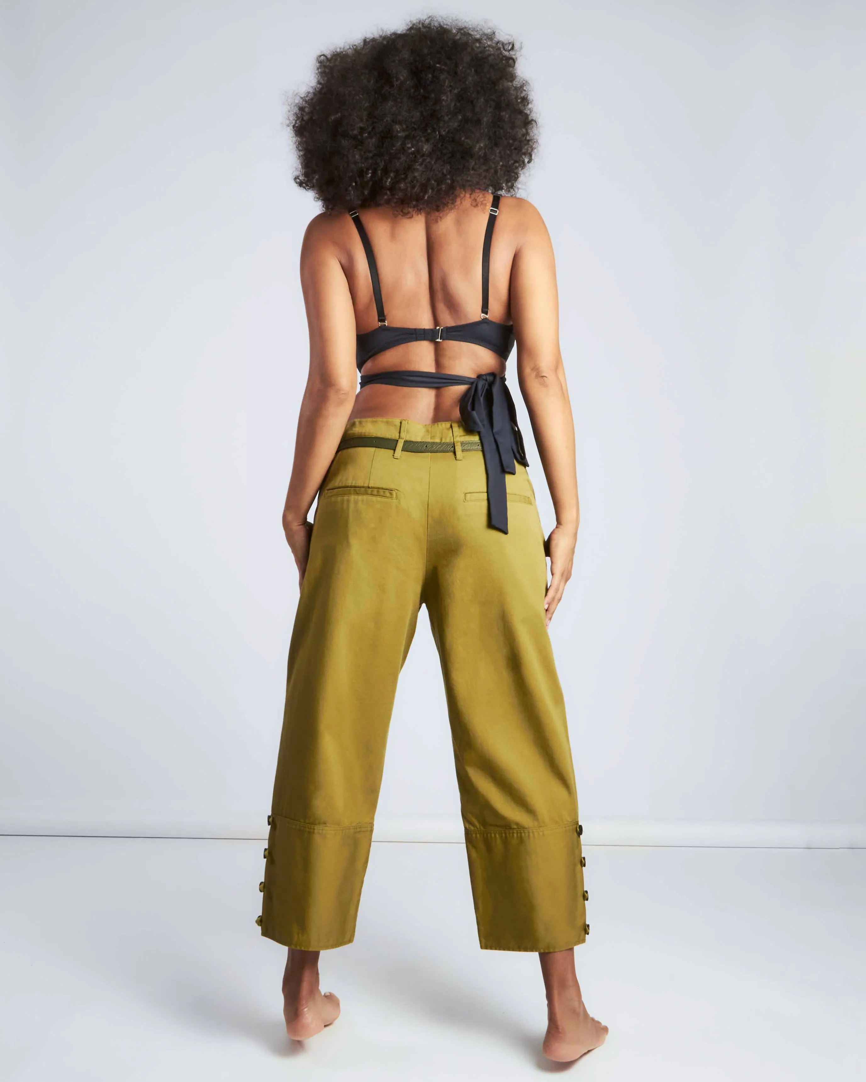 anishka pant