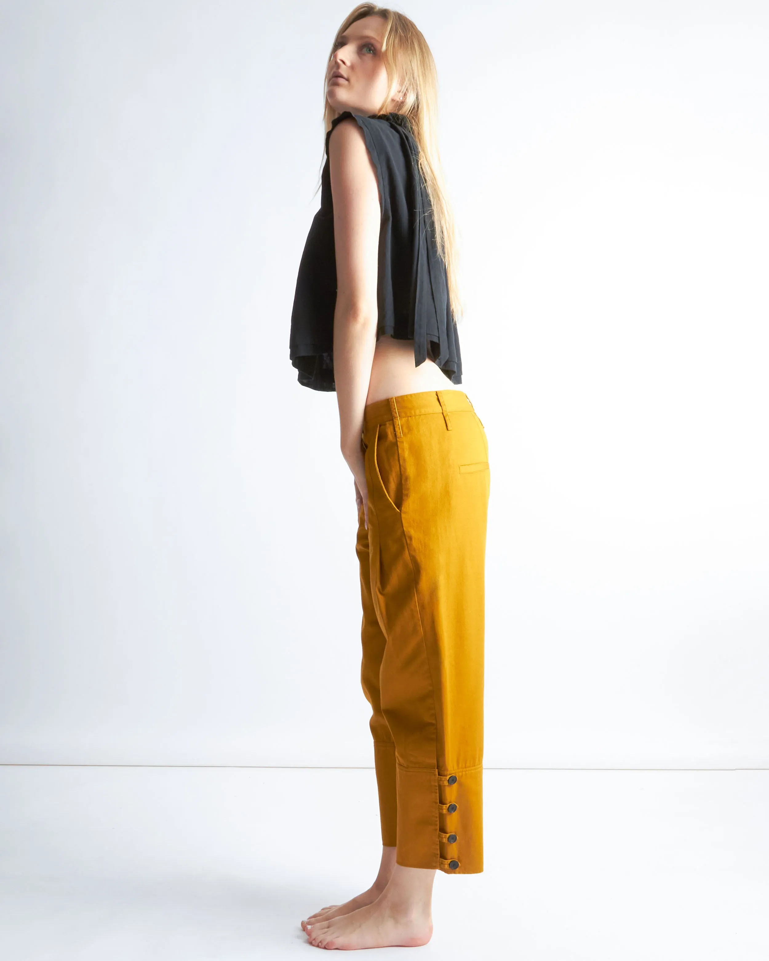 anishka pant