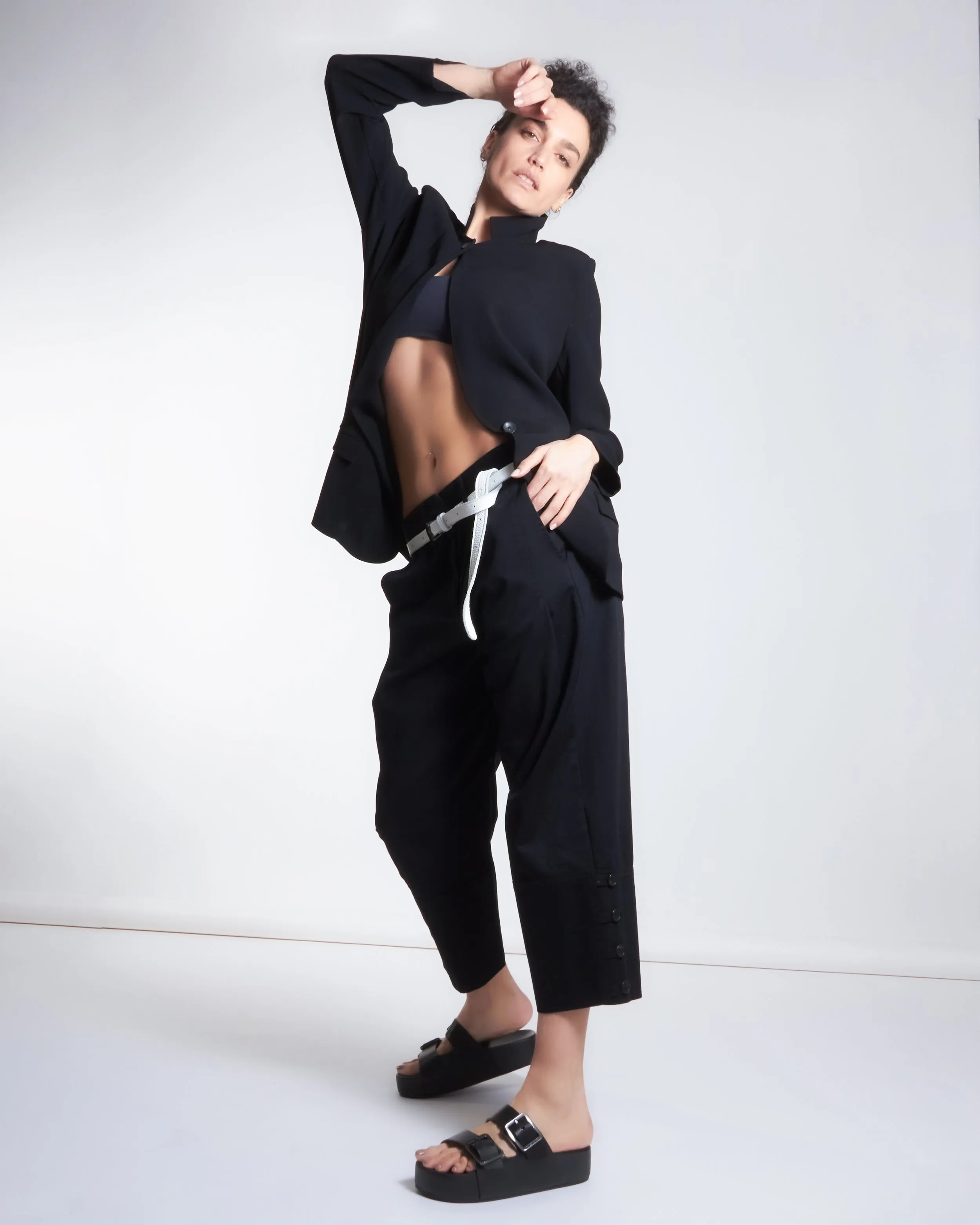 anishka pant