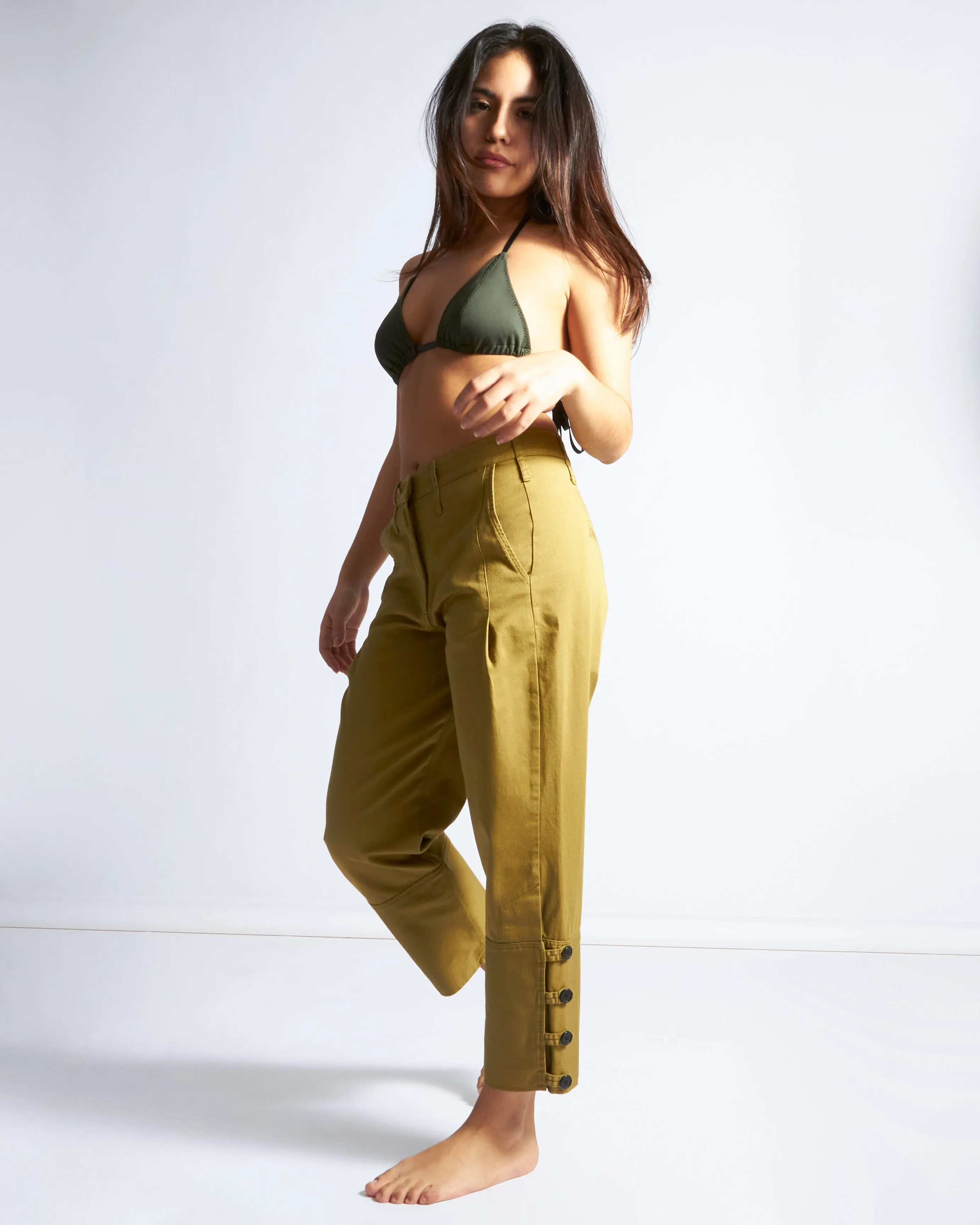 anishka pant