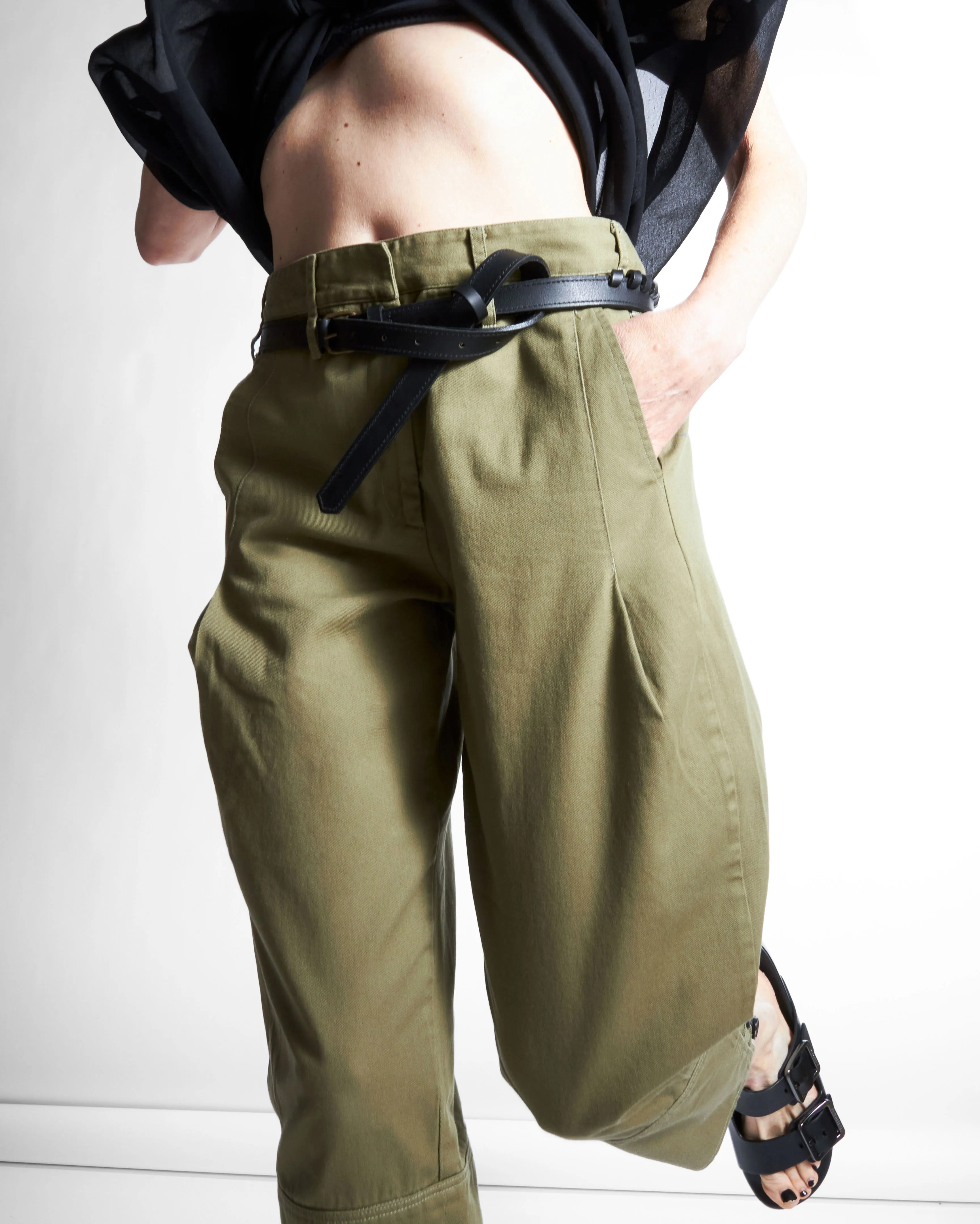 anishka pant