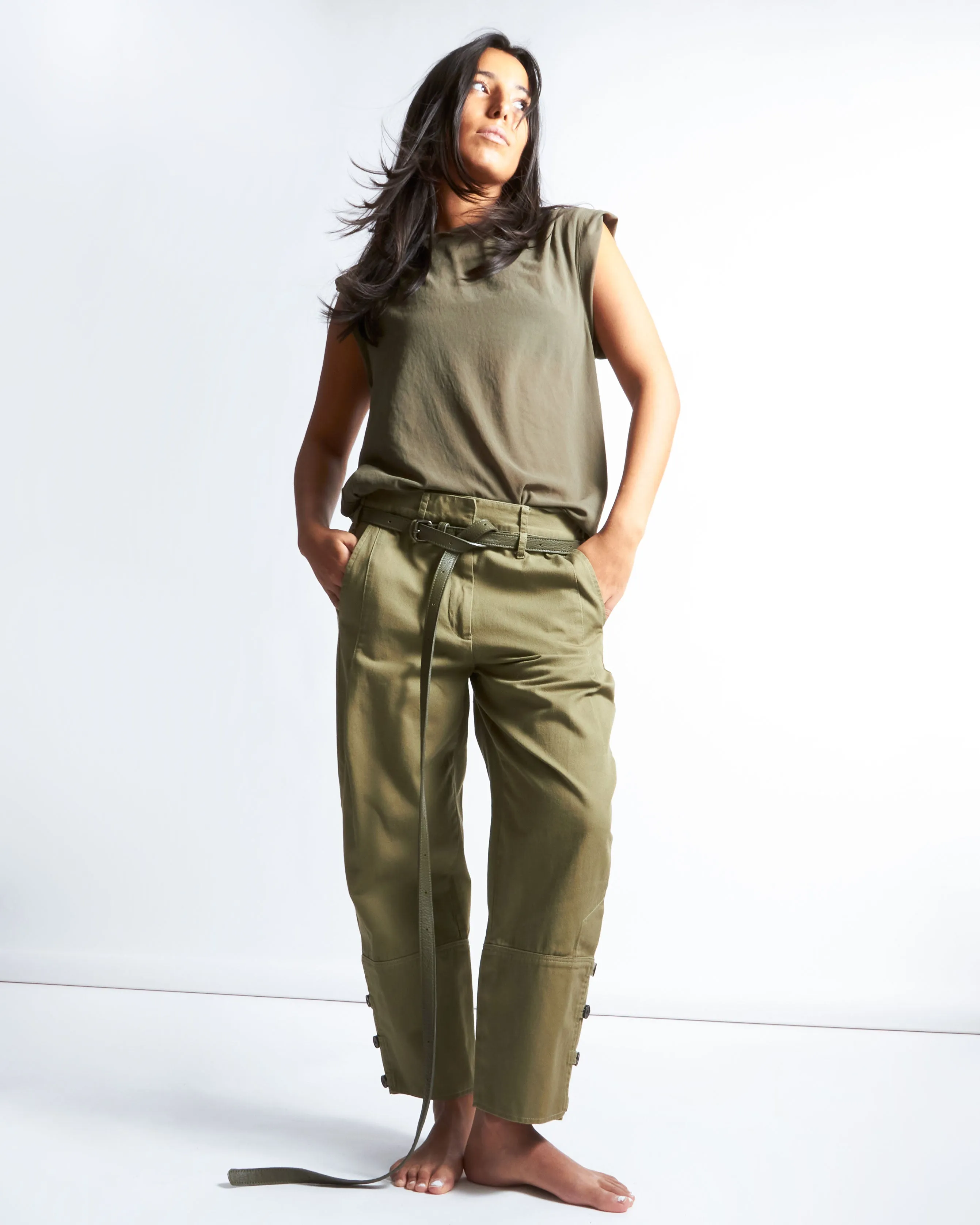 anishka pant