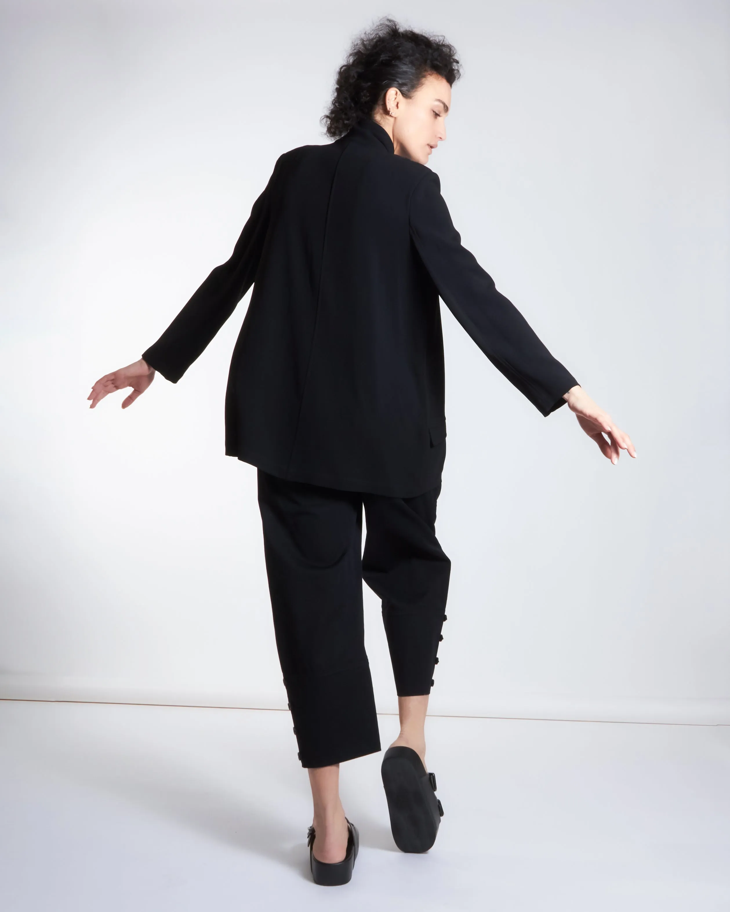 anishka pant