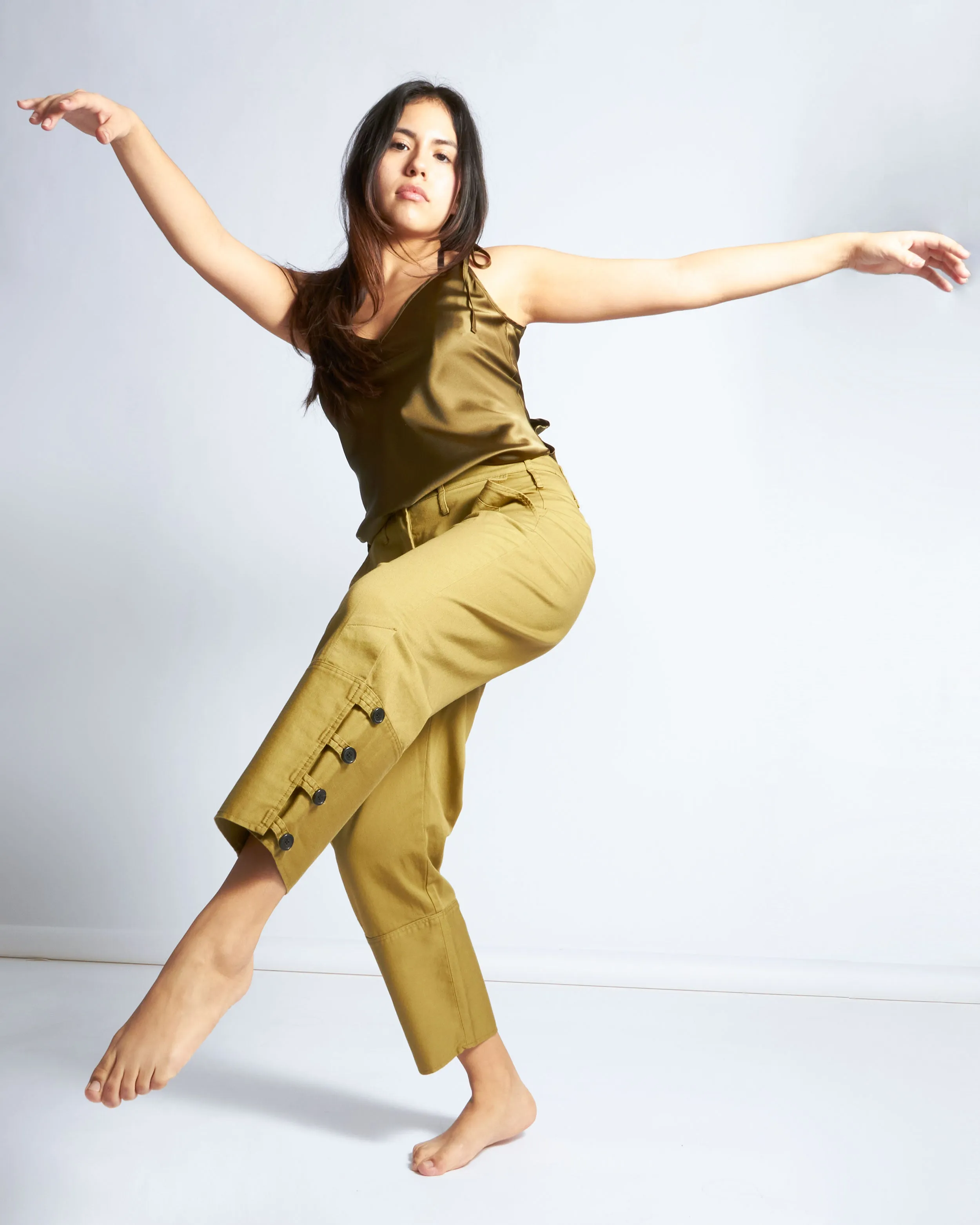 anishka pant