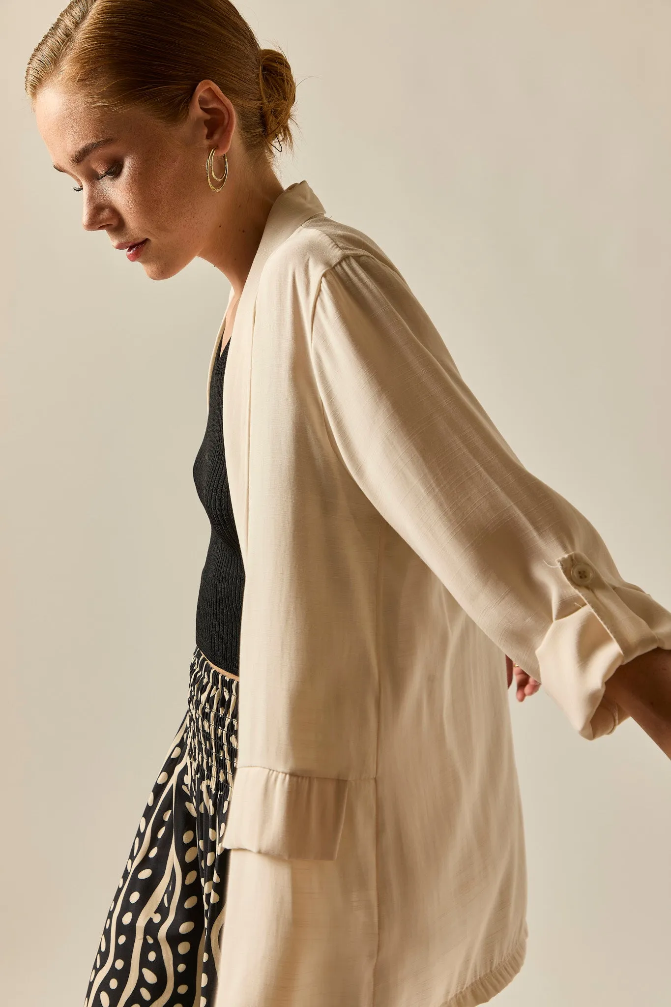 Blazer básica crema