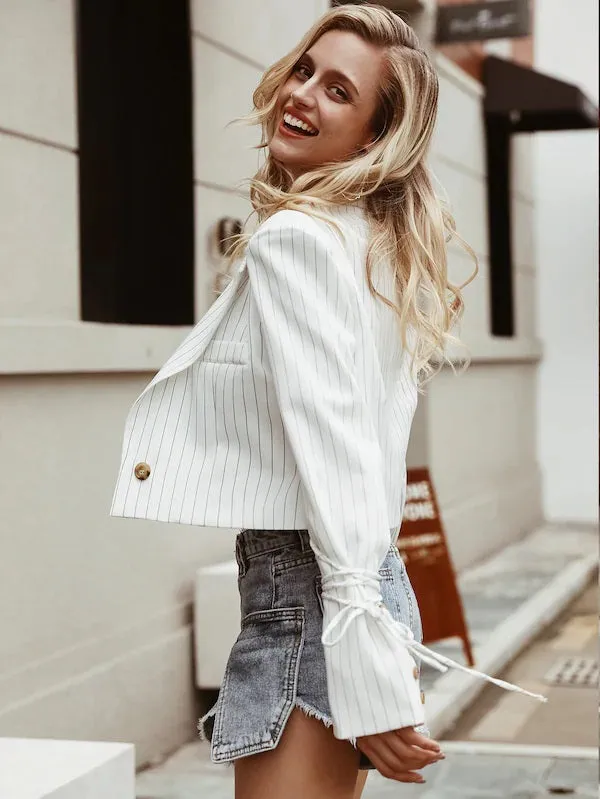 CM-CS715011 Women Elegant Seoul Style Long Sleeve Striped Single Button Crop Blazer - White