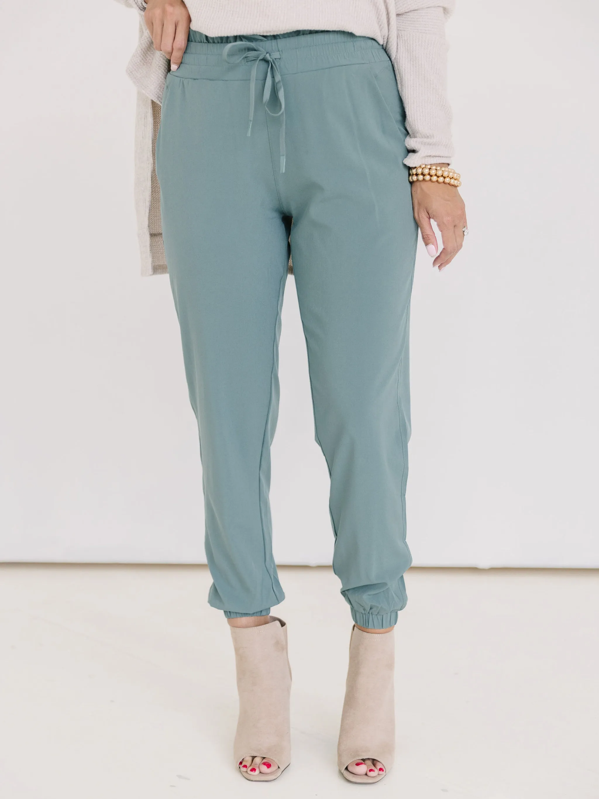 Cuffed Essential Highwaisted Joggers