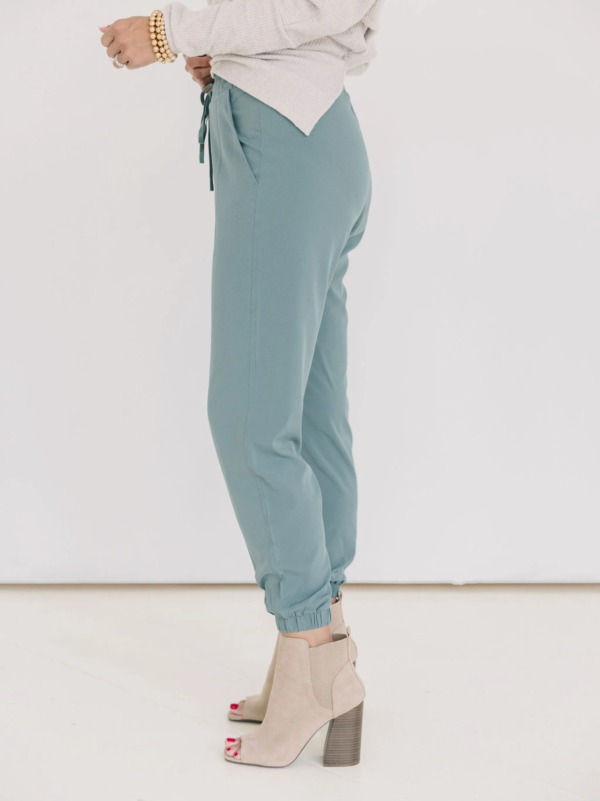 Cuffed Essential Highwaisted Joggers