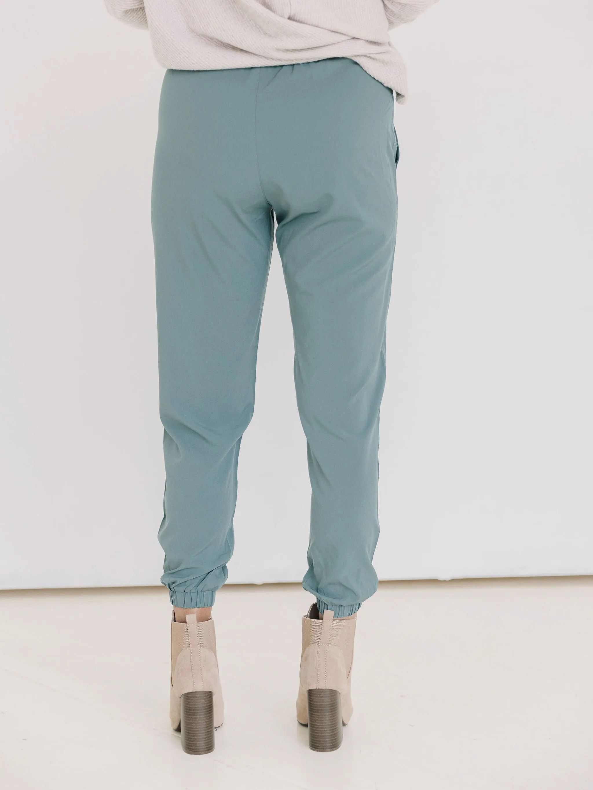 Cuffed Essential Highwaisted Joggers