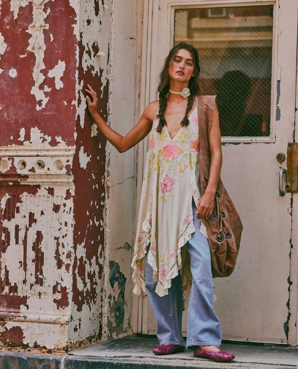 Free People Moxie Barrel Jean in Little Darling