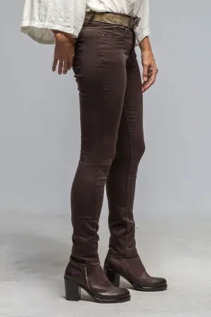 MAC Dream Skinny in Chocolate Brown