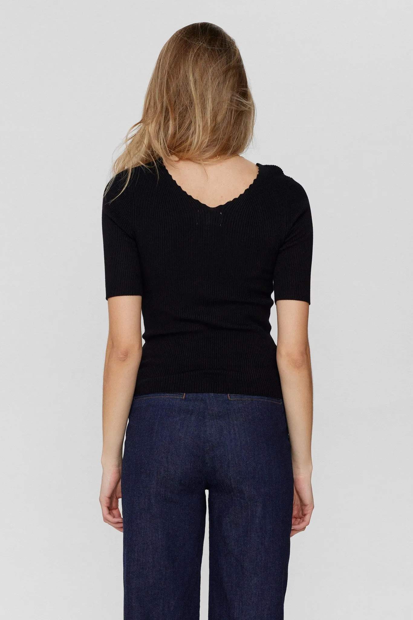 NUAYELET SS PULLOVER CROPPED - Caviar