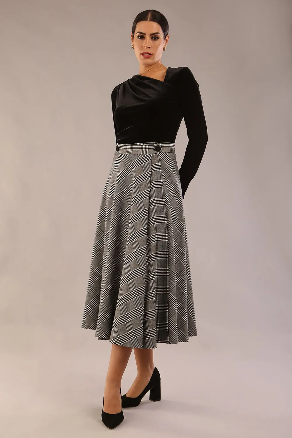(PRE-ORDER) Velana Soft-Touch Check Midi Skirt