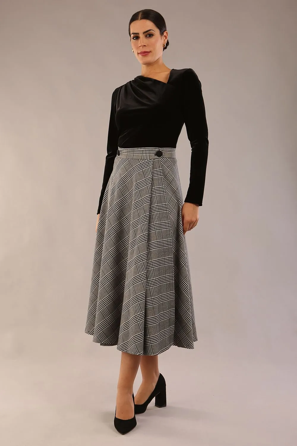(PRE-ORDER) Velana Soft-Touch Check Midi Skirt