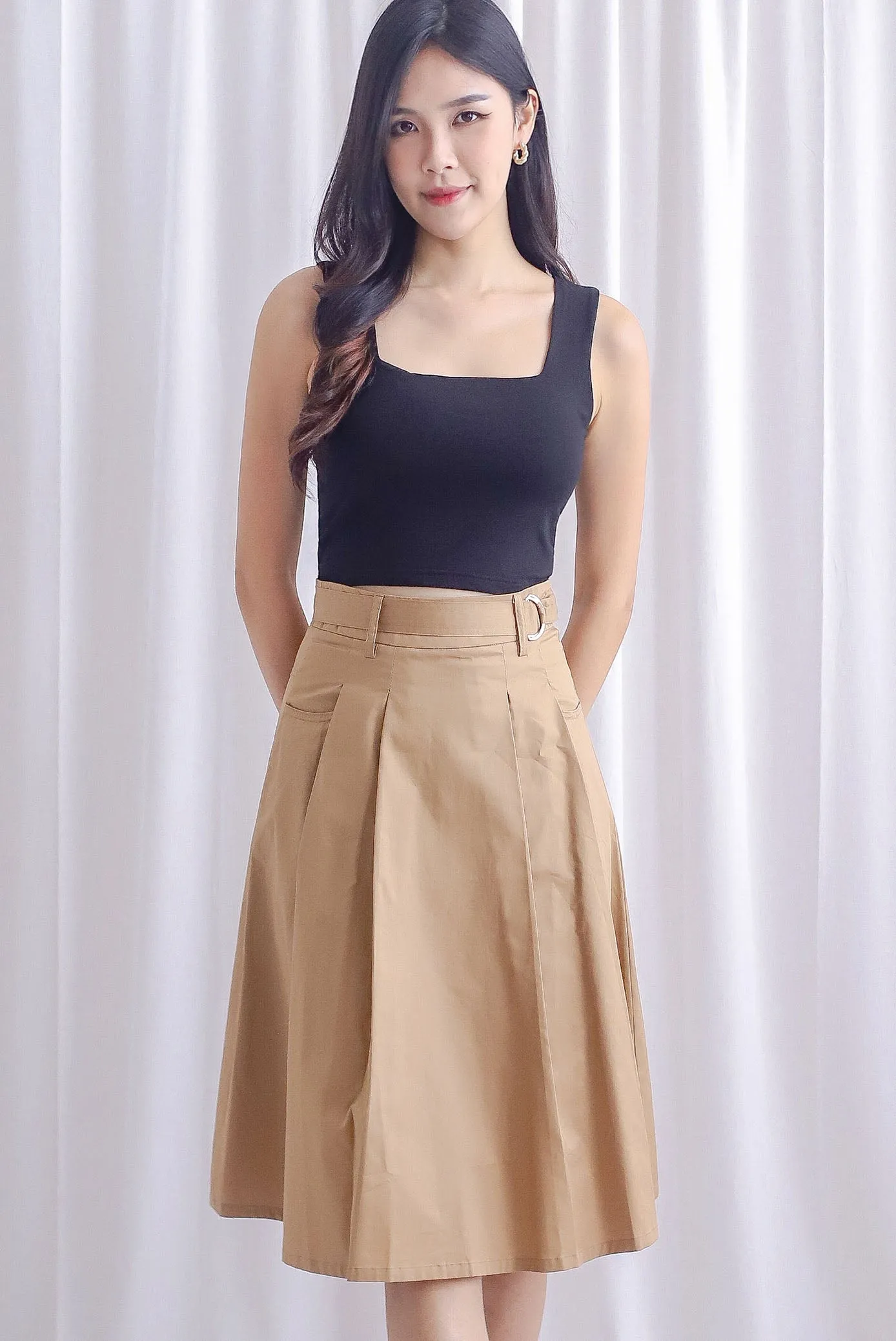 Ruperta Padded Cropped Square Neck Top In Black