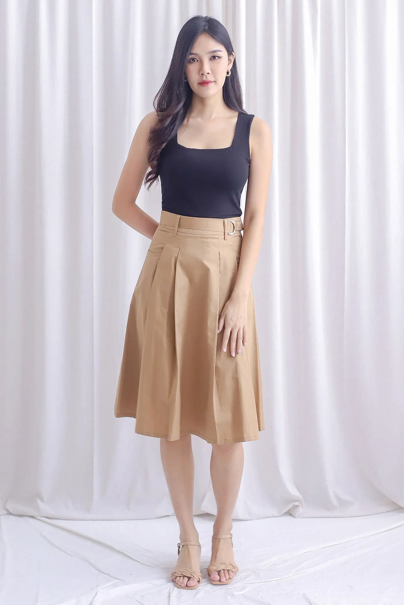 Ruperta Padded Cropped Square Neck Top In Black