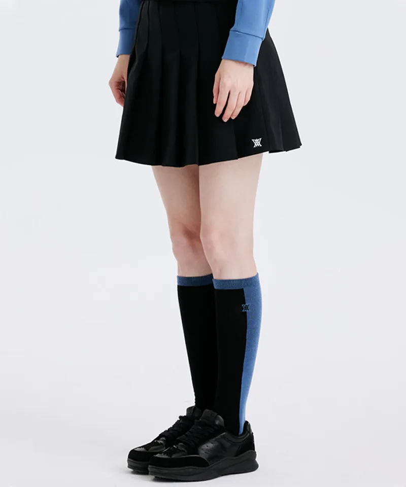 Women's Buckle Point Pleats Skirt - Black