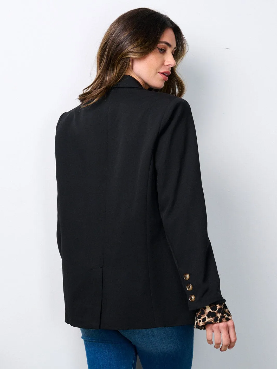 WOMEN'S LONG SLEEVE BUTTON CLOSURE ANIMAL PRINT DETAILED BLAZER