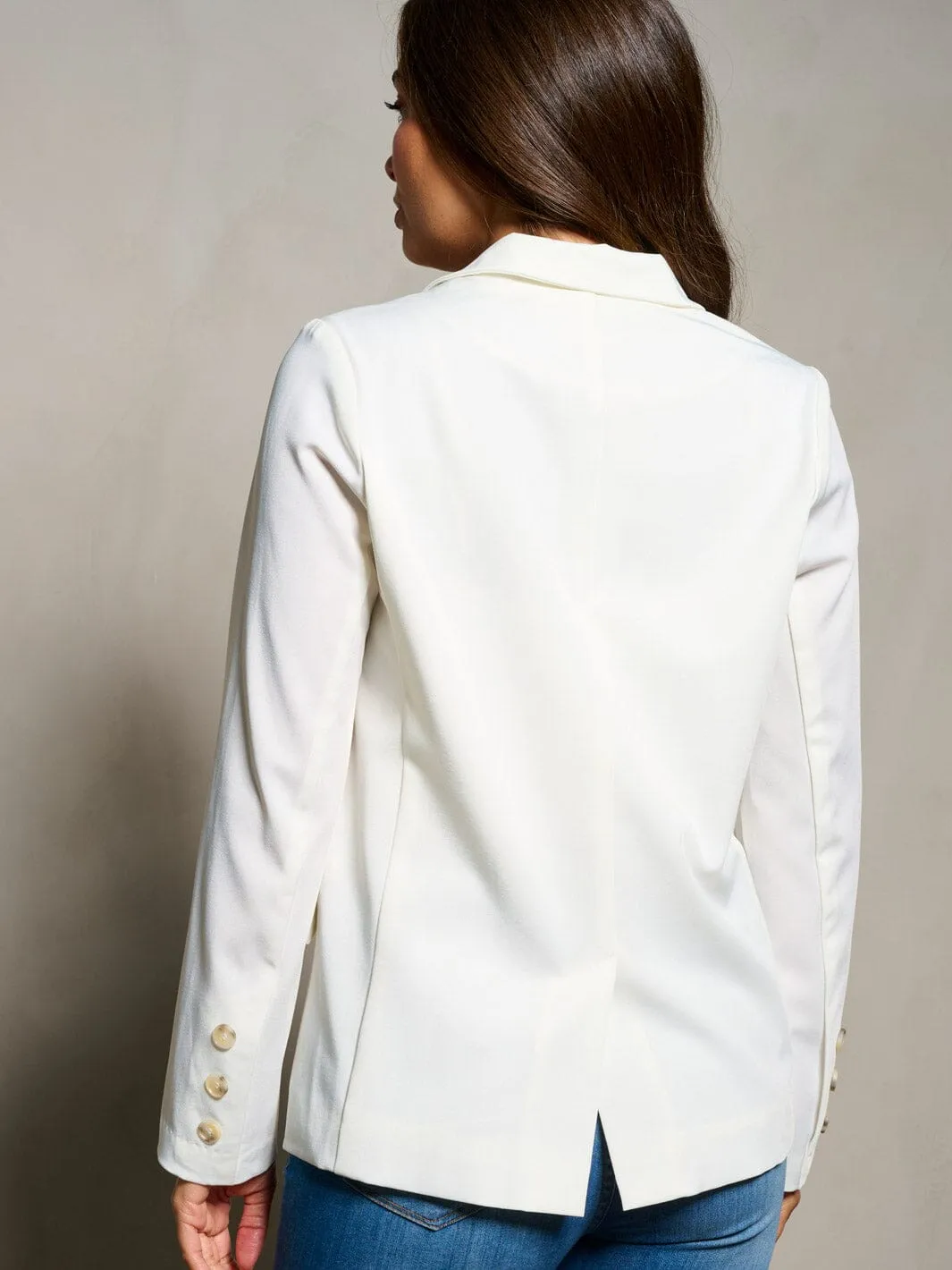 WOMEN'S LONG SLEEVE BUTTON CLOSURE BLAZER