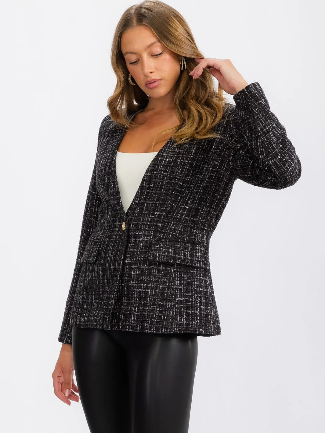 WOMEN'S LONG SLEEVE BUTTON CLOSURE FRONT POCKET BLAZER