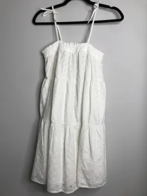 Womens Size Sm Misses White Crown & Ivy Dress