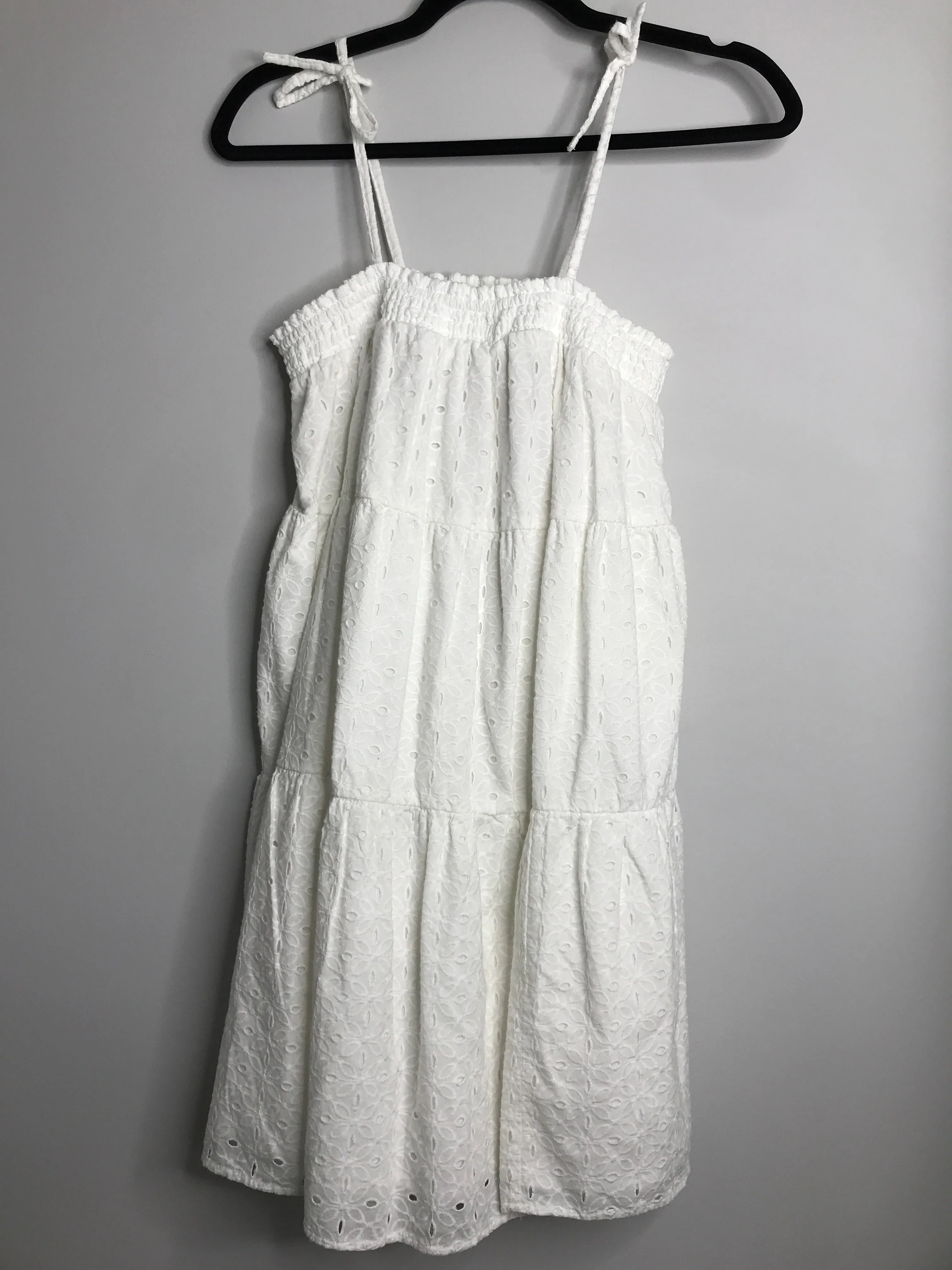 Womens Size Sm Misses White Crown & Ivy Dress